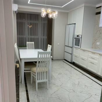 Продается 1-комнатная квартира, 83,3 м²