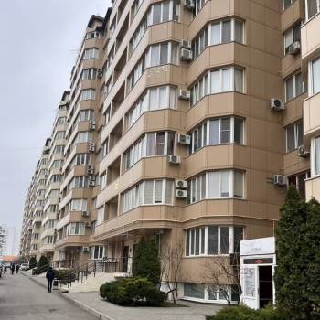 Сдается 1-комнатная квартира, 54 м²