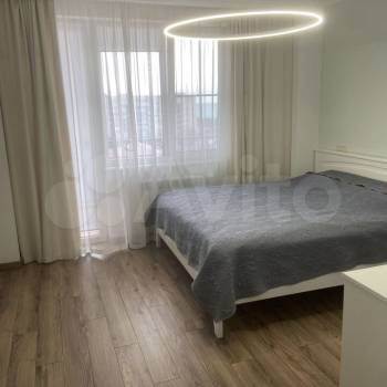 Продается 1-комнатная квартира, 60 м²