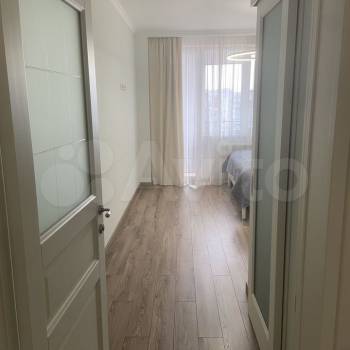 Продается 1-комнатная квартира, 60 м²
