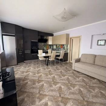 Сдается 1-комнатная квартира, 73,3 м²