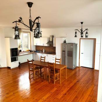 Продается Дом, 180 м²