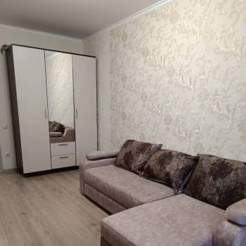 Сдается 1-комнатная квартира, 42 м²