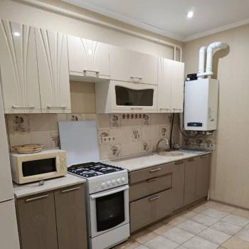 Сдается 1-комнатная квартира, 42 м²