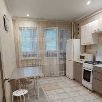 Сдается 1-комнатная квартира, 42 м²