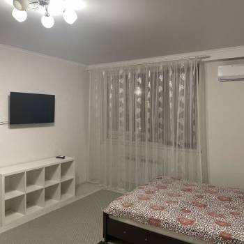 Сдается 1-комнатная квартира, 53 м²