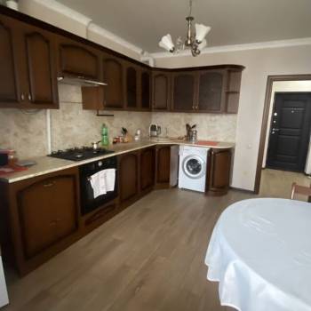 Сдается 1-комнатная квартира, 49 м²
