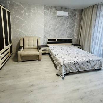 Сдается 1-комнатная квартира, 42 м²