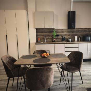 Продается 1-комнатная квартира, 42 м²