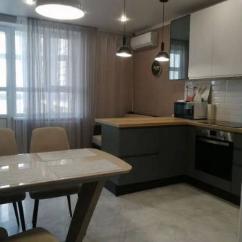 Сдается 2-х комнатная квартира, 76 м²