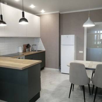Сдается 2-х комнатная квартира, 76 м²