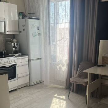 Продается 1-комнатная квартира, 37,3 м²