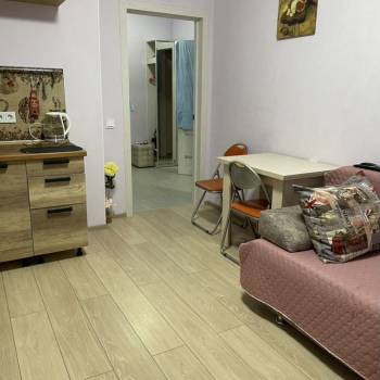 Сдается 1-комнатная квартира, 42 м²