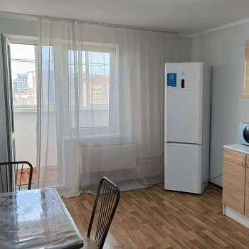 Сдается 2-х комнатная квартира, 65 м²