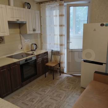 Сдается 1-комнатная квартира, 42 м²