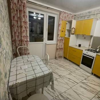 Сдается 1-комнатная квартира, 38 м²
