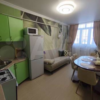 Продается 1-комнатная квартира, 42 м²