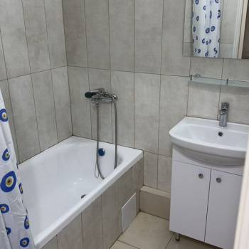 Сдается 1-комнатная квартира, 42 м²