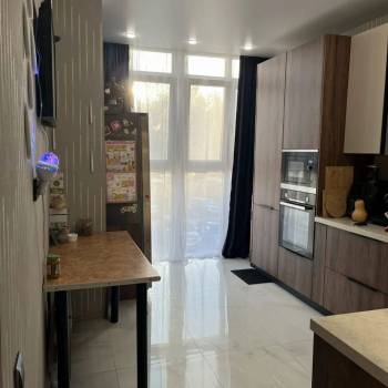 Продается 1-комнатная квартира, 37 м²