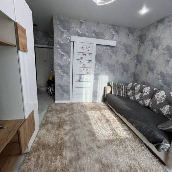 Продается 1-комнатная квартира, 37 м²