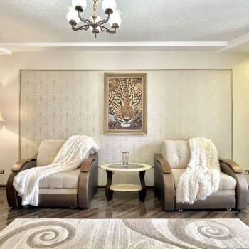 Сдается 2-х комнатная квартира, 100 м²