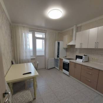 Сдается 1-комнатная квартира, 42 м²