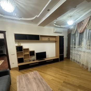 Сдается Многокомнатная квартира, 105 м²
