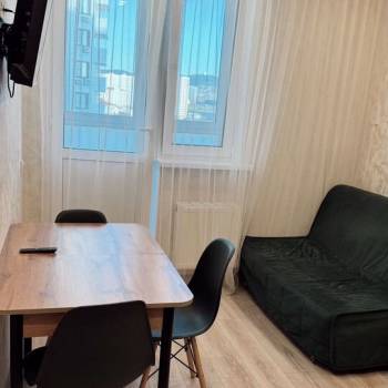 Сдается 1-комнатная квартира, 42 м²