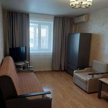 Сдается 1-комнатная квартира, 46 м²