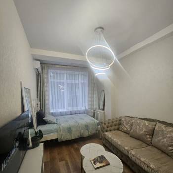 Продается 1-комнатная квартира, 42 м²