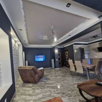Сдается 2-х комнатная квартира, 91 м²