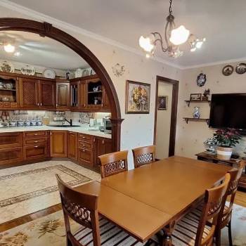 Продается Многокомнатная квартира, 142,7 м²