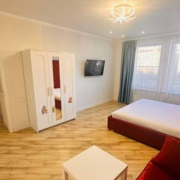 Сдается 2-х комнатная квартира, 77 м²