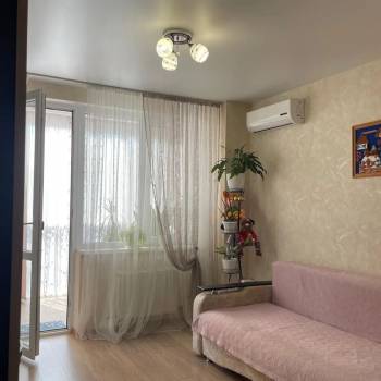 Продается 1-комнатная квартира, 57 м²