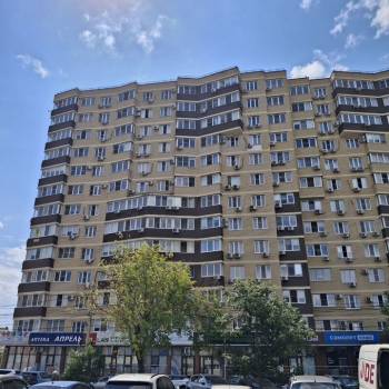 Продается 1-комнатная квартира, 42,4 м²