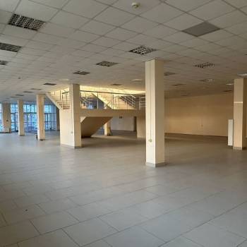 Сдается Нежилое помещение, 400 м²
