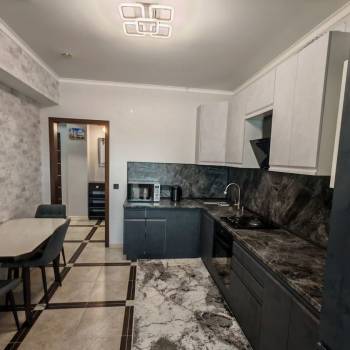 Продается 1-комнатная квартира, 54 м²