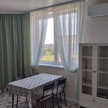 Сдается 1-комнатная квартира, 42 м²