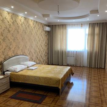 Сдается Многокомнатная квартира, 140 м²