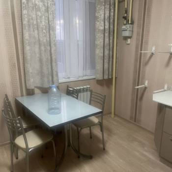 Сдается 1-комнатная квартира, 50 м²