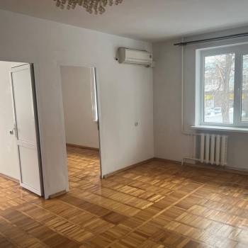 Продается Многокомнатная квартира, 62 м²