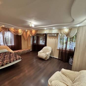 Сдается 2-х комнатная квартира, 75 м²