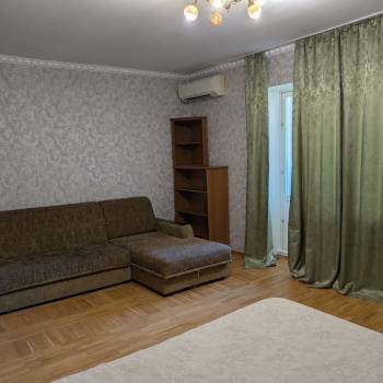 Сдается Многокомнатная квартира, 90 м²