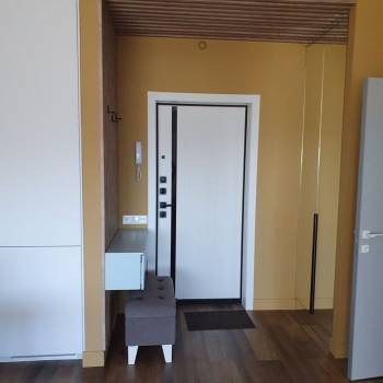 Продается 1-комнатная квартира, 48 м²