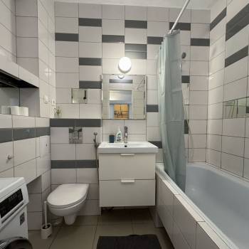 Сдается 1-комнатная квартира, 47 м²
