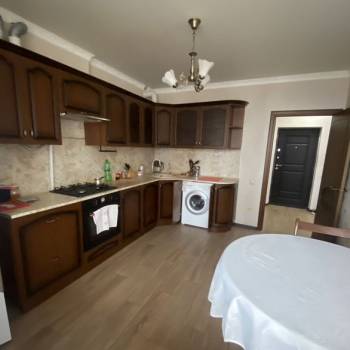 Сдается 1-комнатная квартира, 49 м²