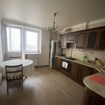 Сдается 1-комнатная квартира, 49 м²