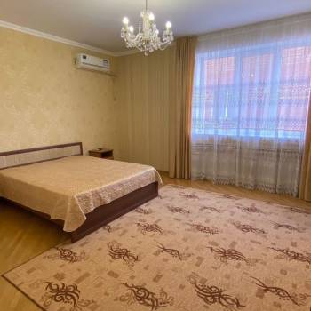 Сдается 2-х комнатная квартира, 75 м²