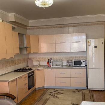 Сдается 2-х комнатная квартира, 75 м²