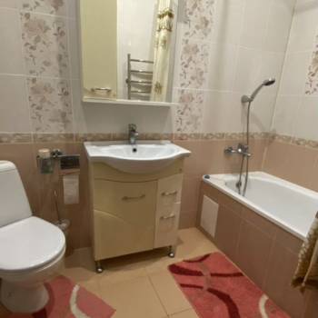 Сдается 2-х комнатная квартира, 75 м²